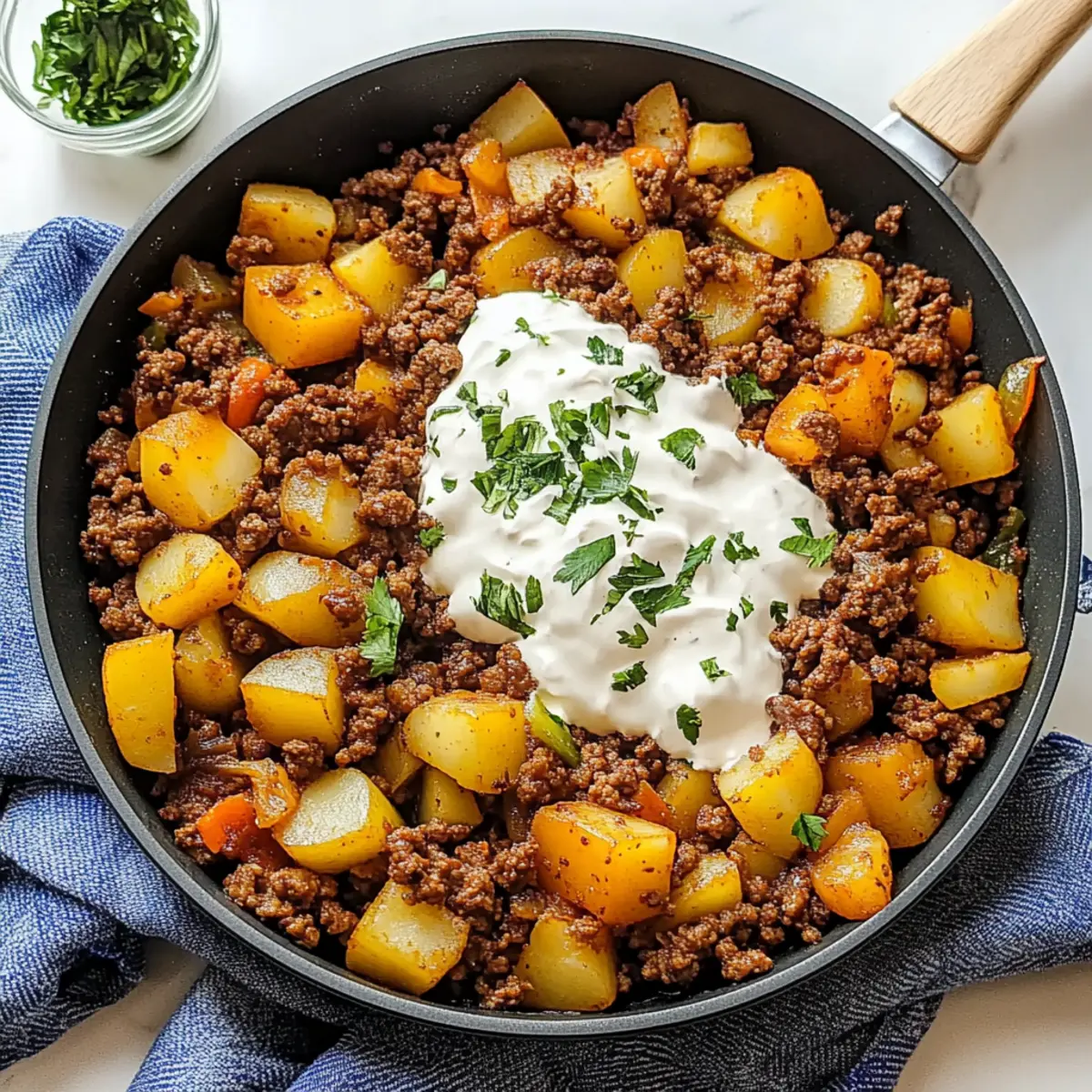 Quick Ground Beef + Potatoes: Your Savory One-Pan Delight 2 23c771a3 a936 47e2 a91b 4fff437d930atr tzprsd